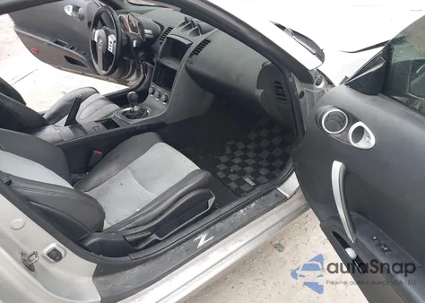 2003 Nissan 350Z Performance z USA, uszkodzony, nr VIN JN1AZ34D53T105566